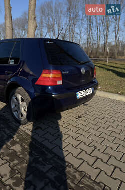 Хэтчбек Volkswagen Golf 2001 в Новоселице