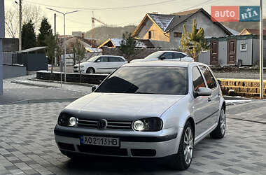 Хетчбек Volkswagen Golf 2002 в Мукачевому