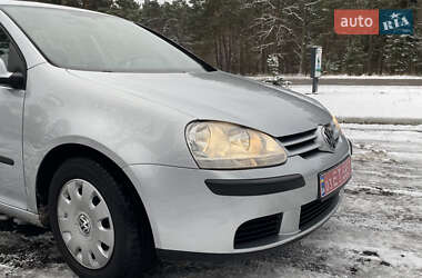 Хетчбек Volkswagen Golf 2004 в Луцьку