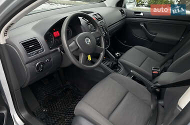 Хетчбек Volkswagen Golf 2004 в Луцьку