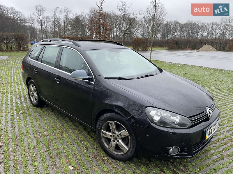Універсал Volkswagen Golf 2011 в Києві