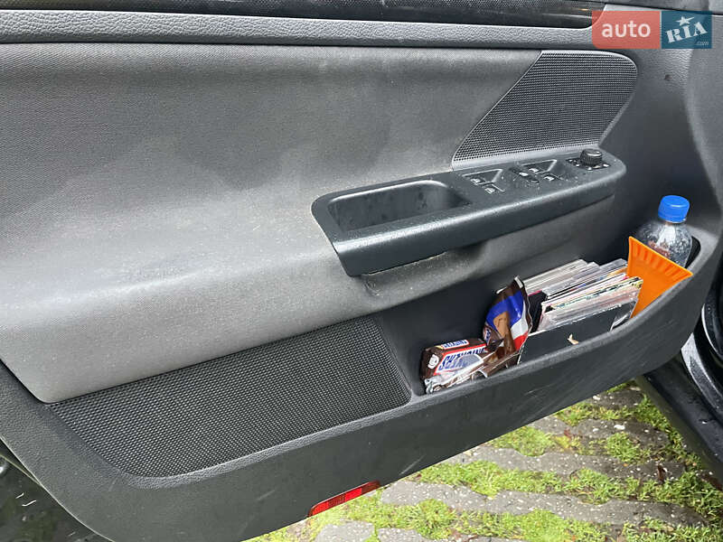 Універсал Volkswagen Golf 2011 в Києві