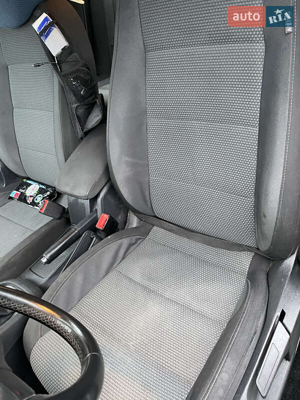 Універсал Volkswagen Golf 2011 в Києві