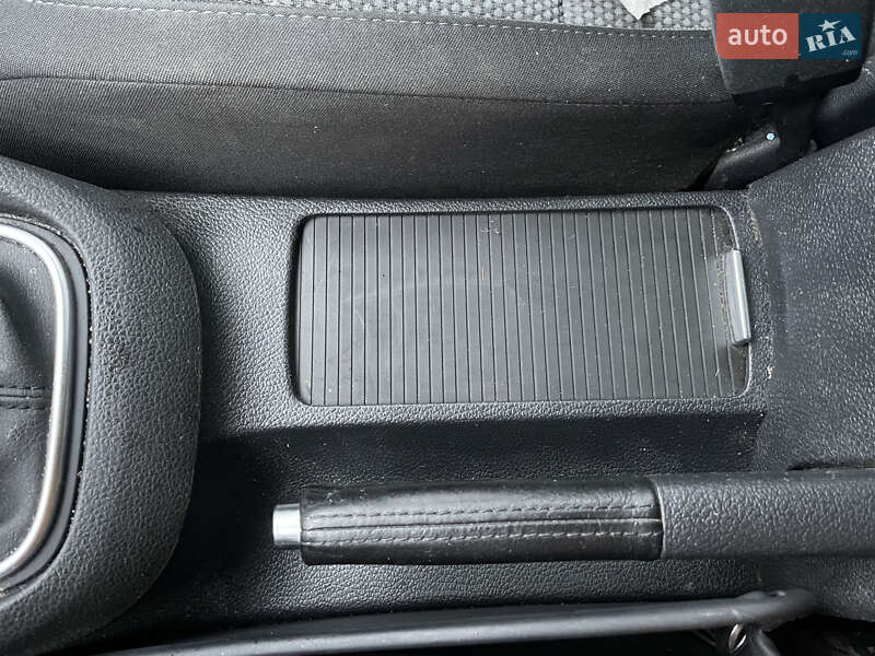 Універсал Volkswagen Golf 2011 в Києві