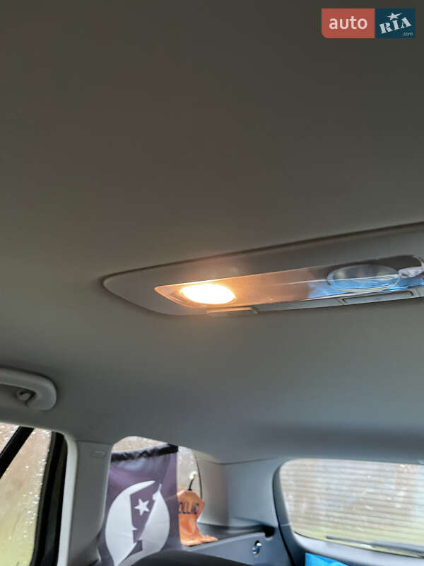 Універсал Volkswagen Golf 2011 в Києві