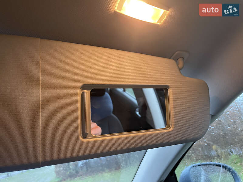 Універсал Volkswagen Golf 2011 в Києві