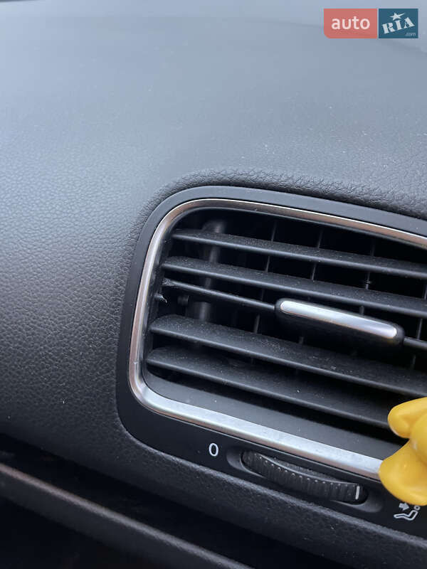 Універсал Volkswagen Golf 2011 в Києві