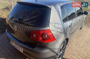 Хетчбек Volkswagen Golf 2005 в Миколаєві