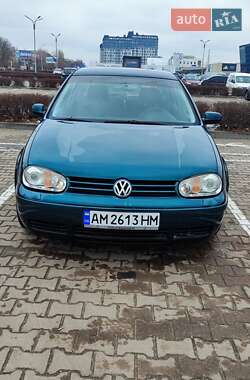 Хетчбек Volkswagen Golf 2003 в Житомирі