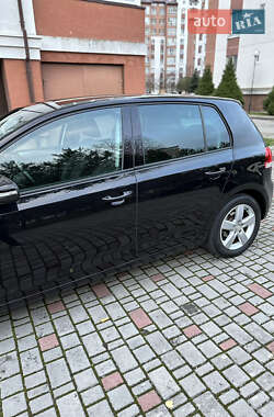 Хэтчбек Volkswagen Golf 2010 в Ивано-Франковске