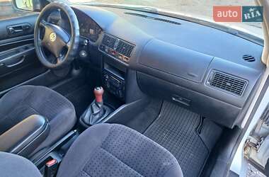 Хэтчбек Volkswagen Golf 1999 в Кривом Роге