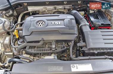 Хэтчбек Volkswagen Golf 2017 в 