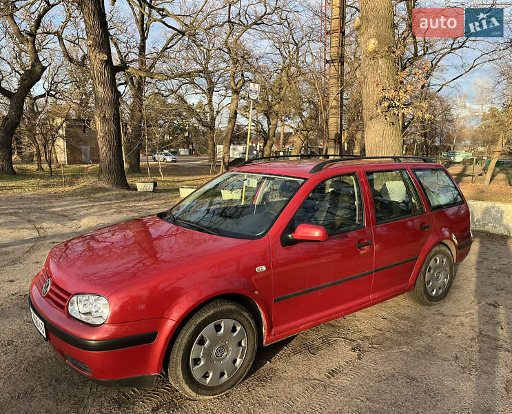 Універсал Volkswagen Golf 2001 в Черкасах