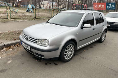 Хэтчбек Volkswagen Golf 2003 в Киеве