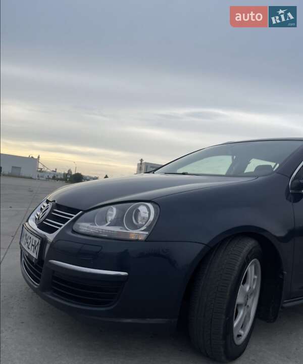 Універсал Volkswagen Golf 2009 в Коростені