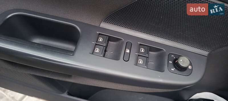 Универсал Volkswagen Golf 2007 в Чернобае фото 7 Универсал Volkswagen Golf 2007 в Чернобае