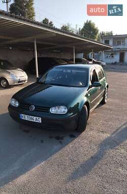 Хетчбек Volkswagen Golf 2002 в Кам'янському