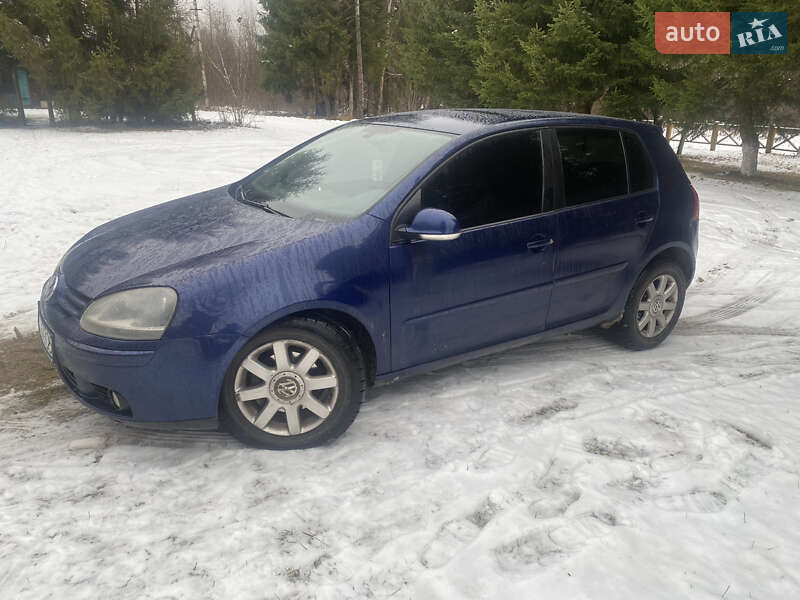 Хэтчбек Volkswagen Golf 2005 в Березному