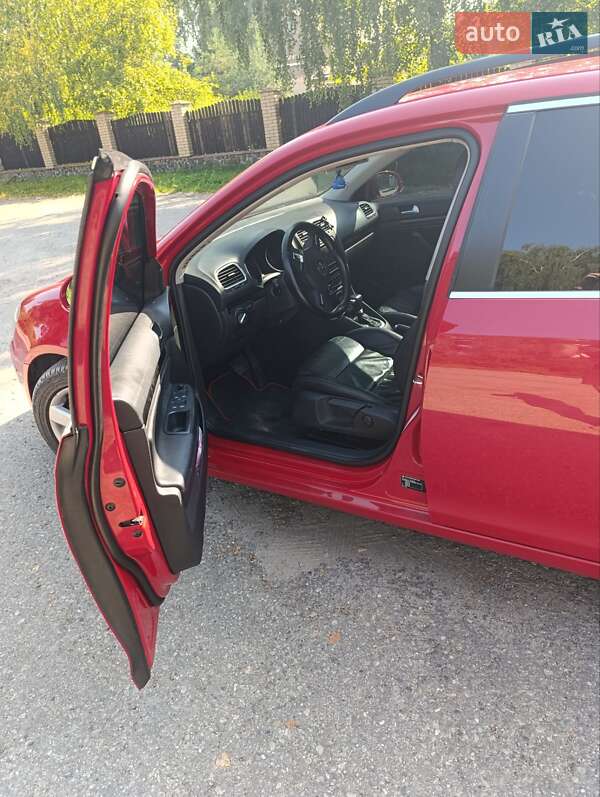 Универсал Volkswagen Golf 2010 в Оброшином