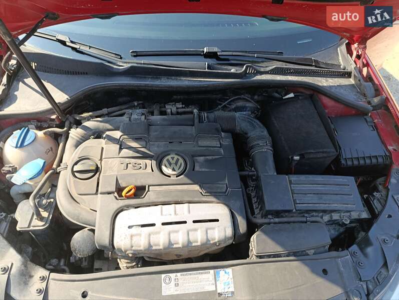 Универсал Volkswagen Golf 2010 в Оброшином