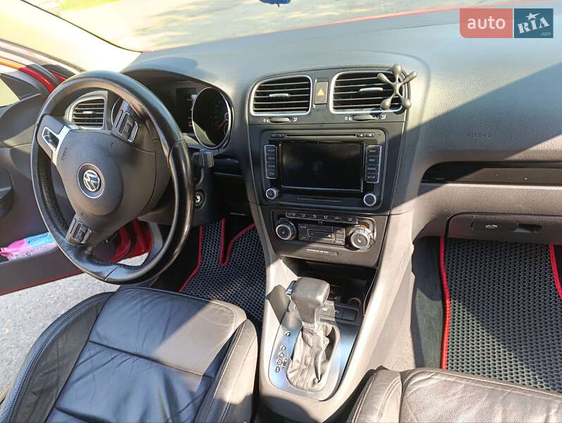 Универсал Volkswagen Golf 2010 в Оброшином