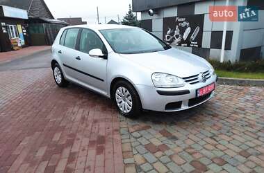 Хетчбек Volkswagen Golf 2005 в Сарнах