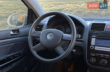 Хэтчбек Volkswagen Golf 2004 в Ивано-Франковске