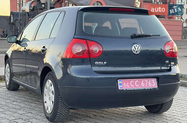 Хетчбек Volkswagen Golf 2005 в Львові