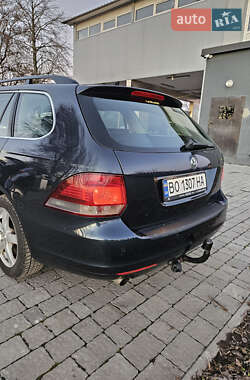 Универсал Volkswagen Golf 2010 в Бучаче