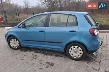 Хэтчбек Volkswagen Golf 2005 в 