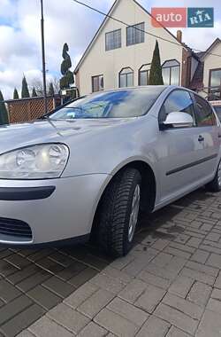 Хетчбек Volkswagen Golf 2005 в Звенигородці