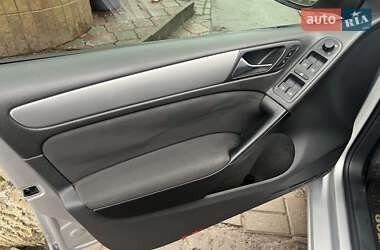 Хэтчбек Volkswagen Golf 2012 в 