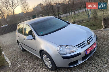 Хэтчбек Volkswagen Golf 2004 в Ивано-Франковске