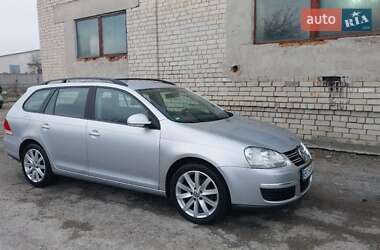 Универсал Volkswagen Golf 2008 в Бучаче