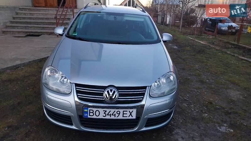 Универсал Volkswagen Golf 2008 в Бучаче