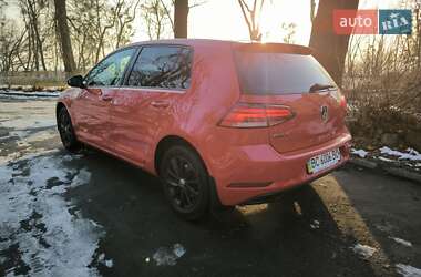 Хетчбек Volkswagen Golf 2017 в Львові