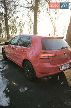 Хетчбек Volkswagen Golf 2017 в Львові