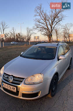 Універсал Volkswagen Golf 2009 в Києві