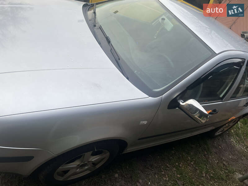 Хэтчбек Volkswagen Golf 2001 в Ковеле