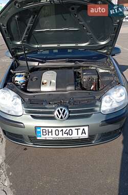 Хетчбек Volkswagen Golf 2004 в Одесі