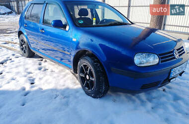 Хетчбек Volkswagen Golf 2001 в Рава-Руській