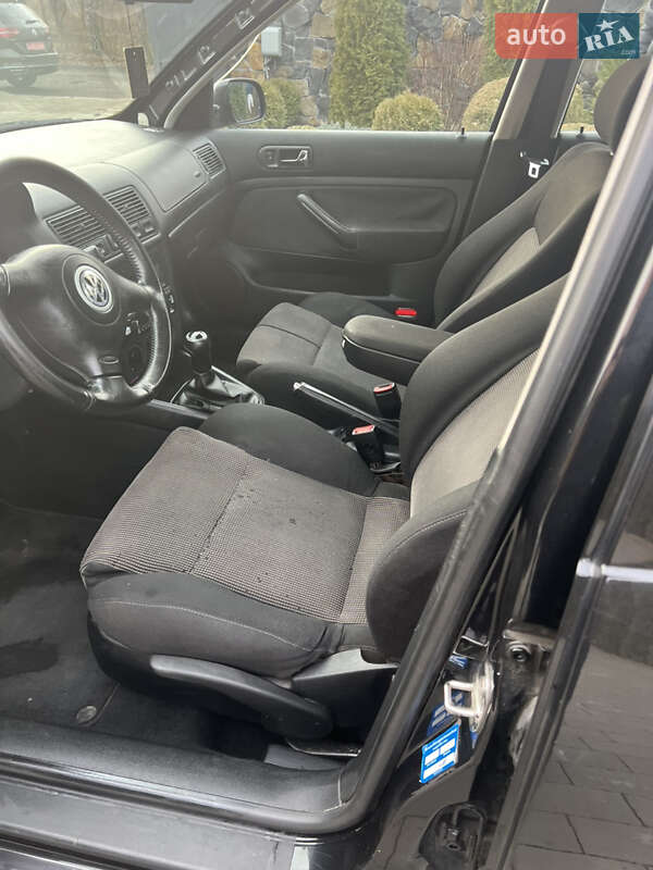 Хэтчбек Volkswagen Golf 1999 в Горохове