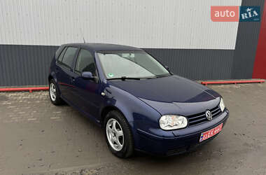 Хетчбек Volkswagen Golf 2003 в Луцьку