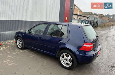 Хетчбек Volkswagen Golf 2003 в Луцьку