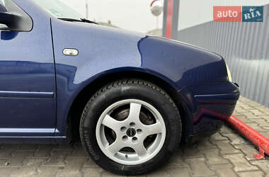 Хетчбек Volkswagen Golf 2003 в Луцьку