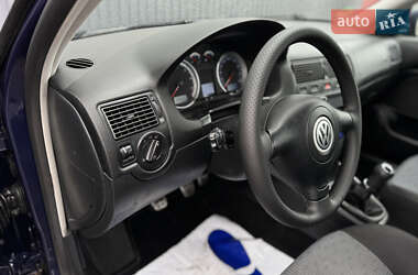 Хетчбек Volkswagen Golf 2003 в Луцьку