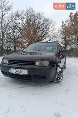 Універсал Volkswagen Golf 2002 в Сумах