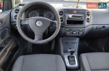 Хетчбек Volkswagen Golf 2006 в Дрогобичі