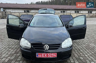 Хетчбек Volkswagen Golf 2005 в Луцьку