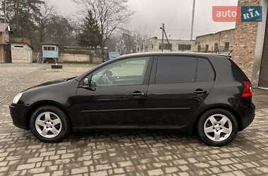 Хетчбек Volkswagen Golf 2005 в Луцьку